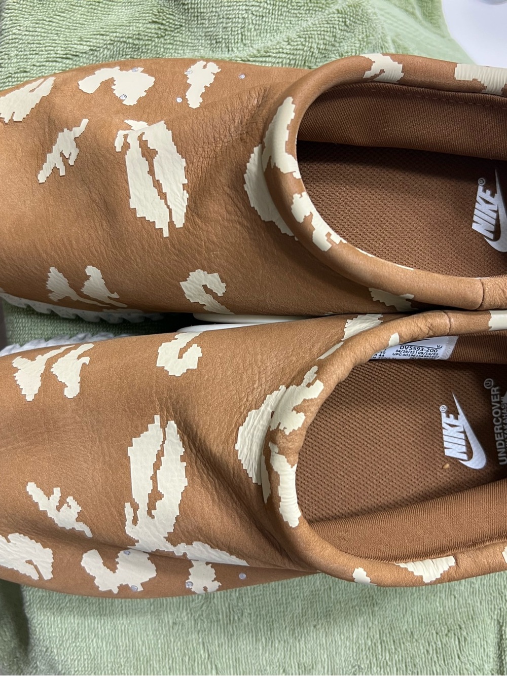 Nike Brown Chaos with Cream Camouflage Print no box